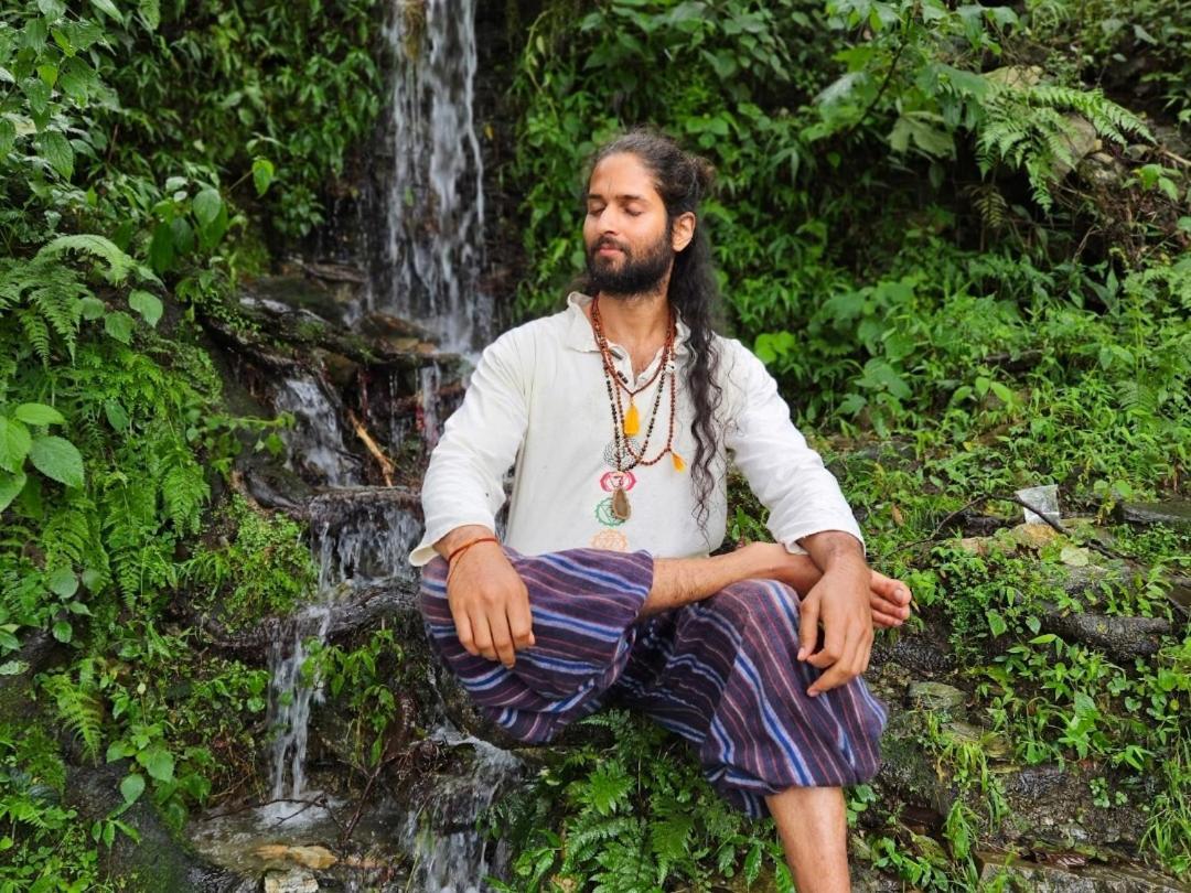 Katyuri Kings Divine Stay- Babaji'S Cave Dwarahat Buitenkant foto